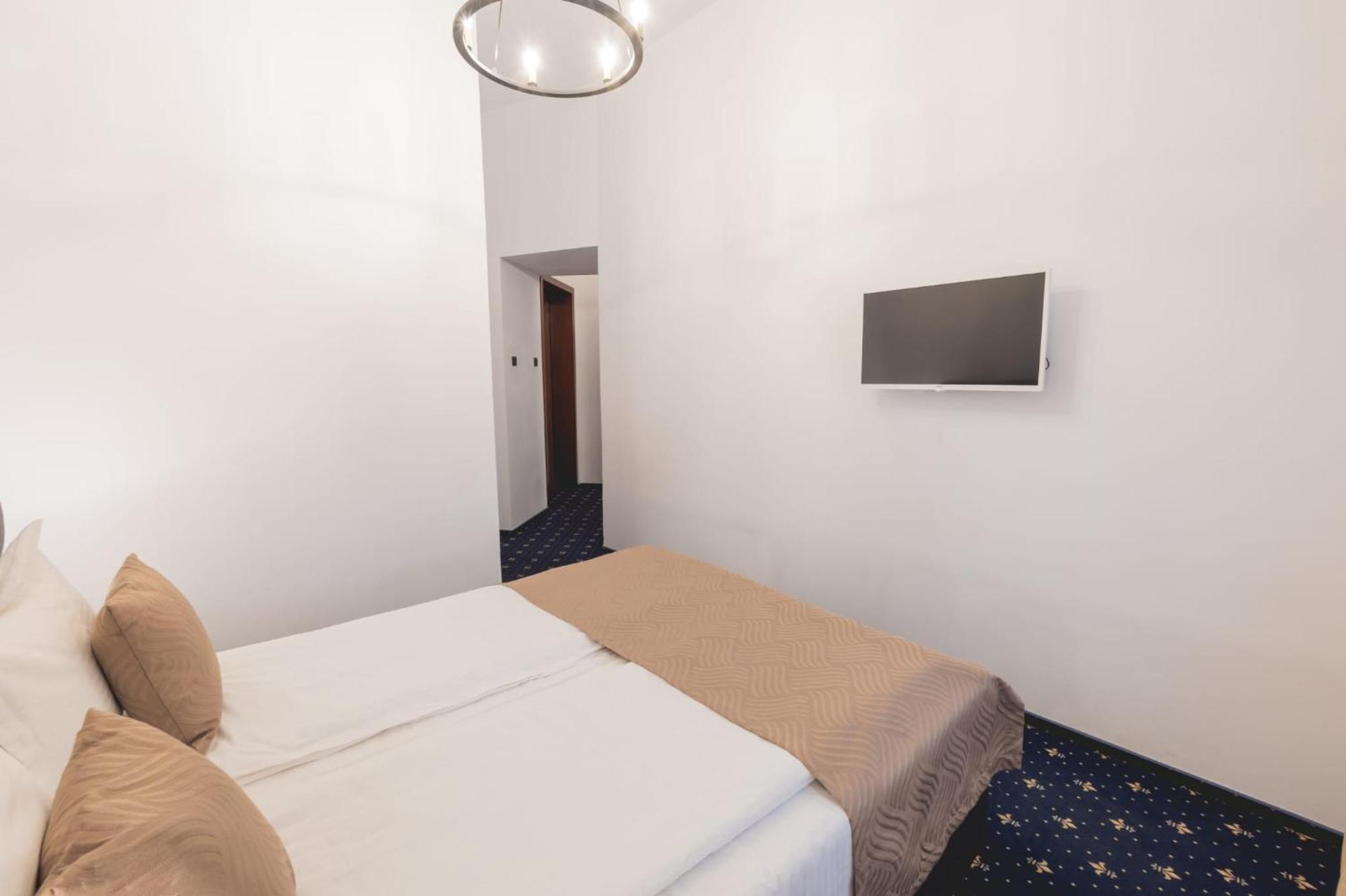 Hotel Carol - Vatra Dornei Exteriör bild