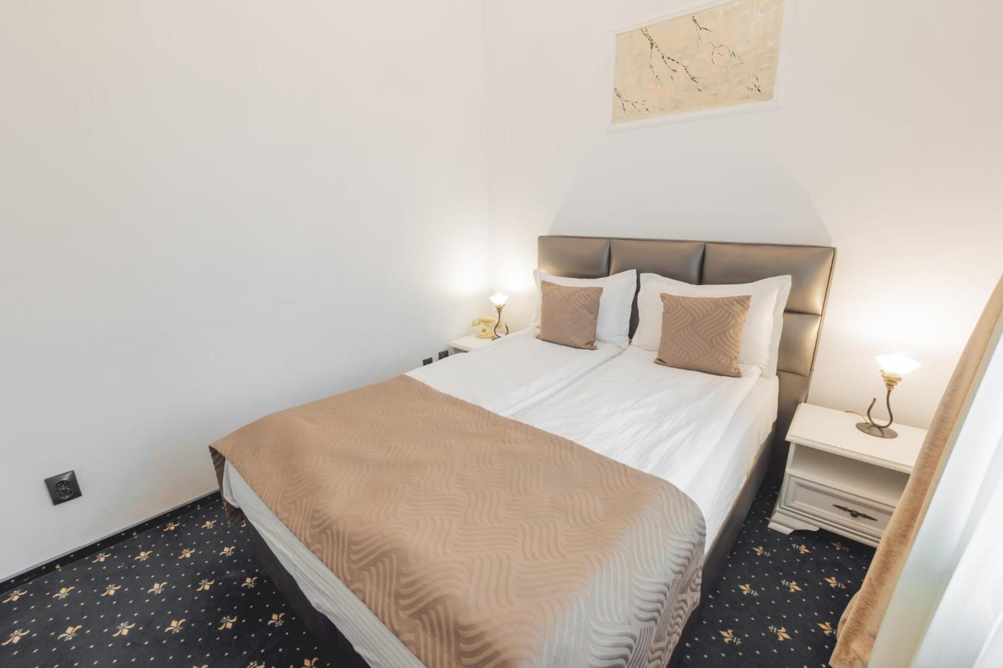 Hotel Carol - Vatra Dornei Exteriör bild