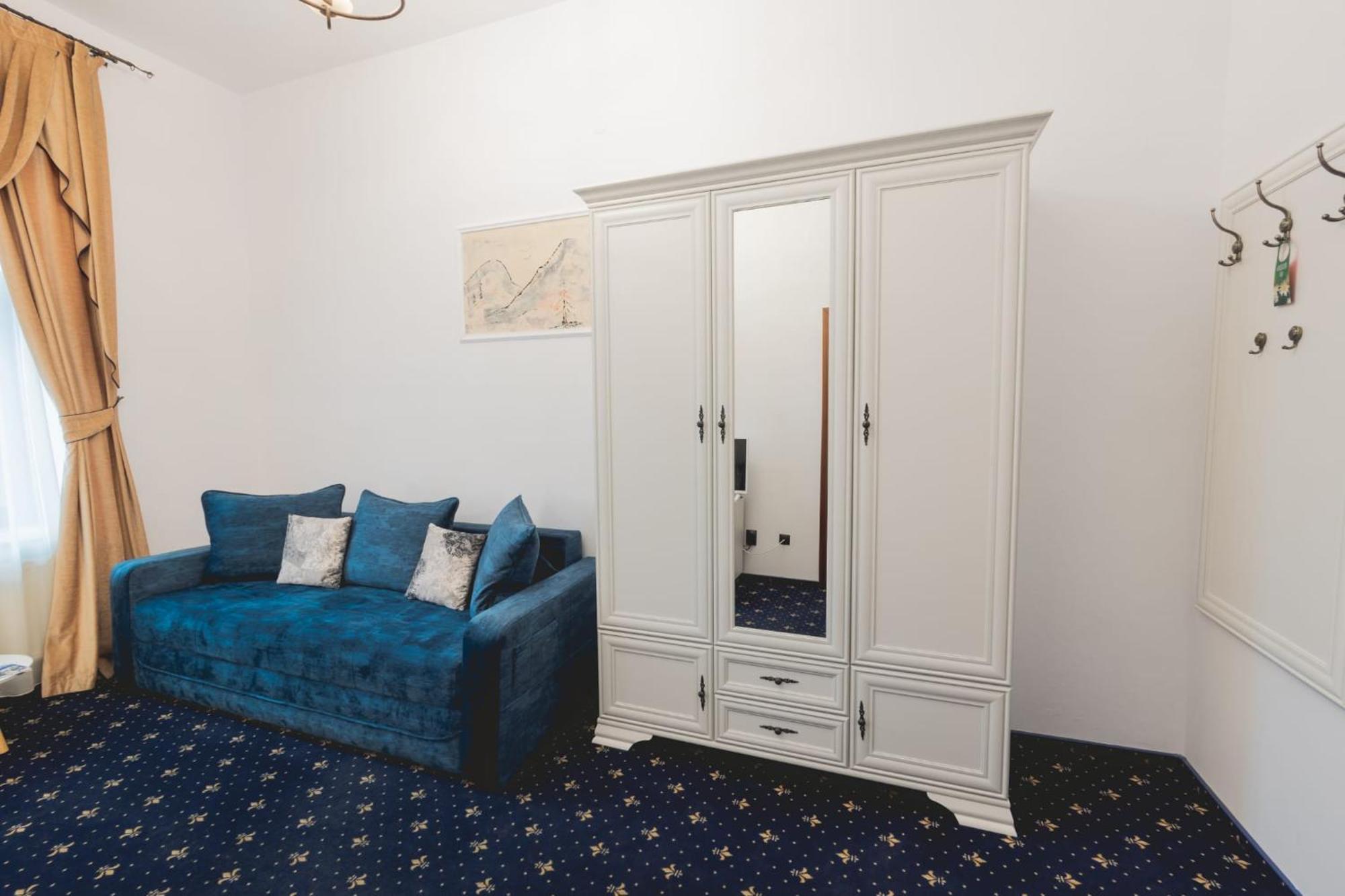 Hotel Carol - Vatra Dornei Exteriör bild