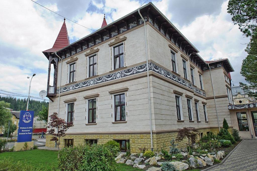 Hotel Carol - Vatra Dornei Exteriör bild